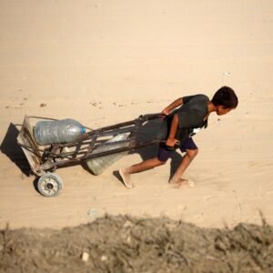 Providing clean water for children in Gaza
